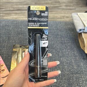 L'Oreal Telescopic Liquid Eyeliner in Black